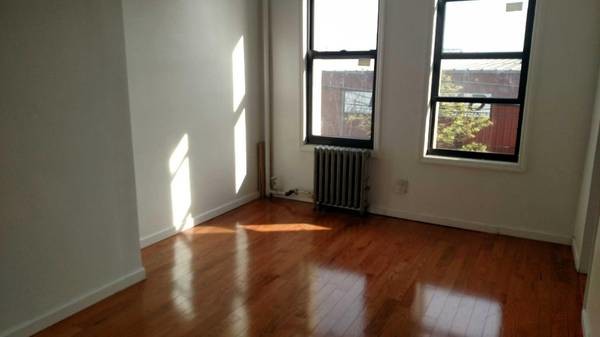 Primary Photo - LOVELY 2 BEDROOM 1 BATH ON PROSPECT PLACE