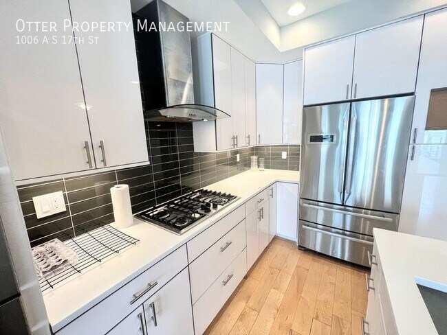 Building Photo - 3BR/3BA 2018 Construction Gated Back Patio...