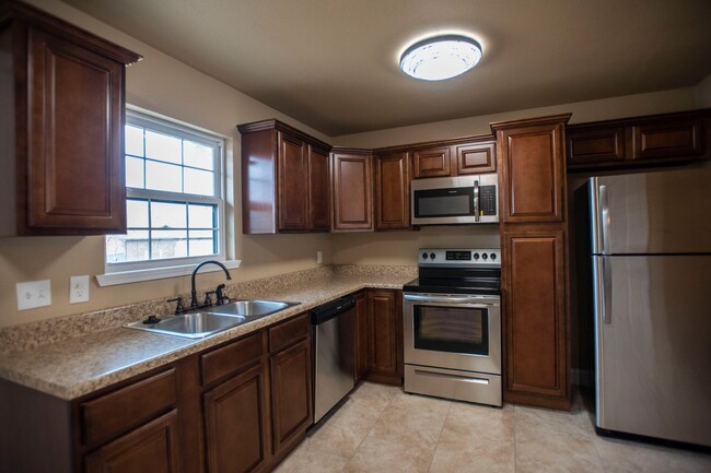 Foto del edificio - DOUBLE SPRINGS DUPLEX-344 &amp; 350