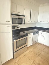 Building Photo - 2025 NE 164th St