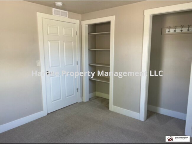 Foto del edificio - 221 E 37th St