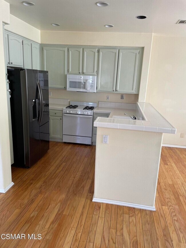 Building Photo - 467 Pavarotti Dr