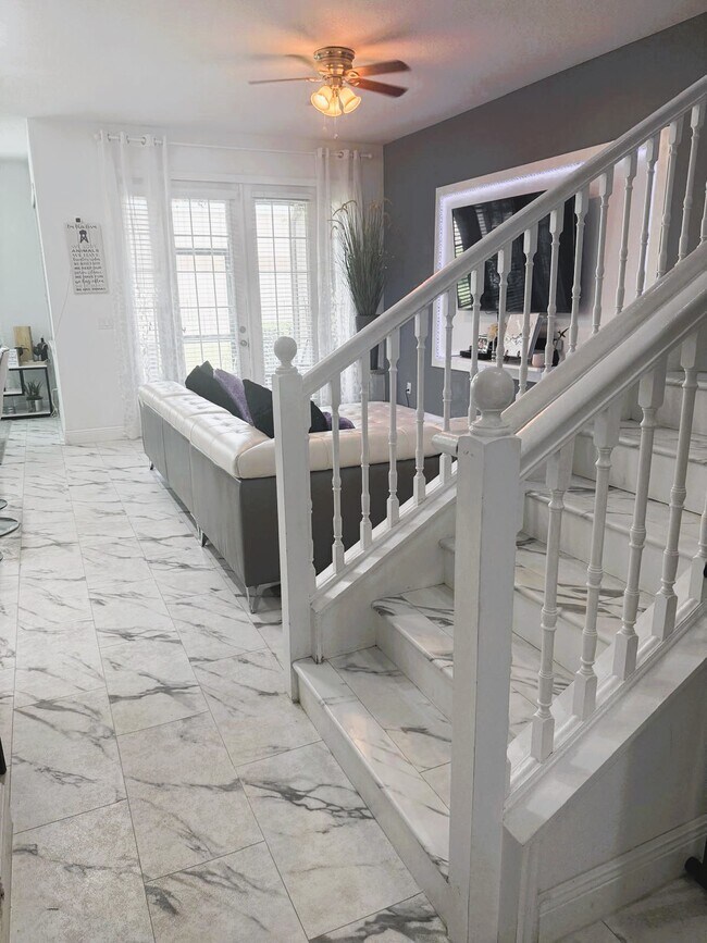Foto del edificio - 2065 Chatham Place Dr