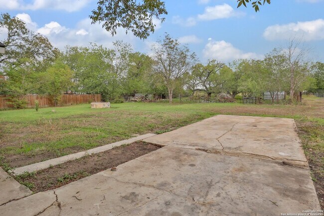 Foto del edificio - 19230 Fm 1937 Unit LOT 4