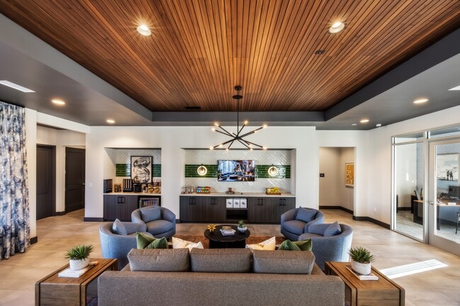 Building Photo - Creekstone at 316