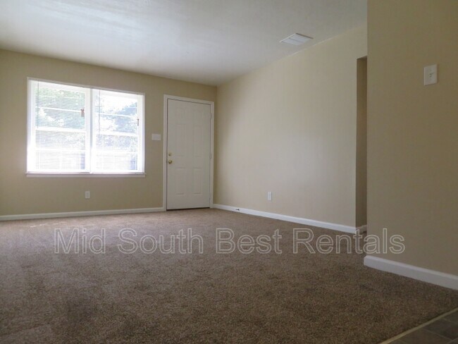 Building Photo - 3607 Debby Dr