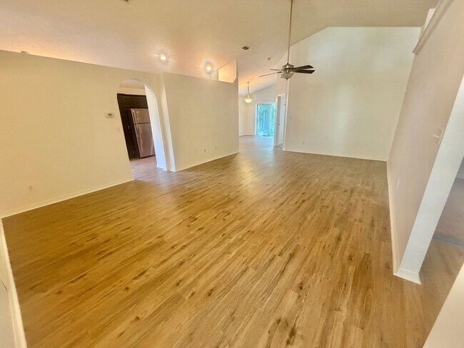 Building Photo - Longwood - 3 Bedroom, 2 Bathroom - $2,295.00