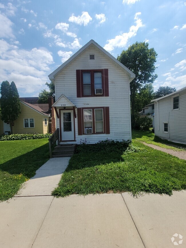 Building Photo - 239 Chippewa St