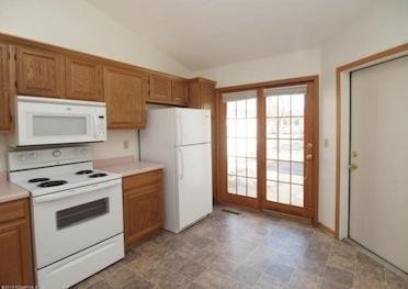 Foto del edificio - Conveniently located 2 bedroom one-level t...