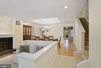 Building Photo - 428 Crane's Roost Ct