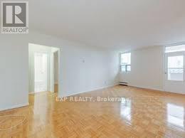 Building Photo - 10 Huntley St