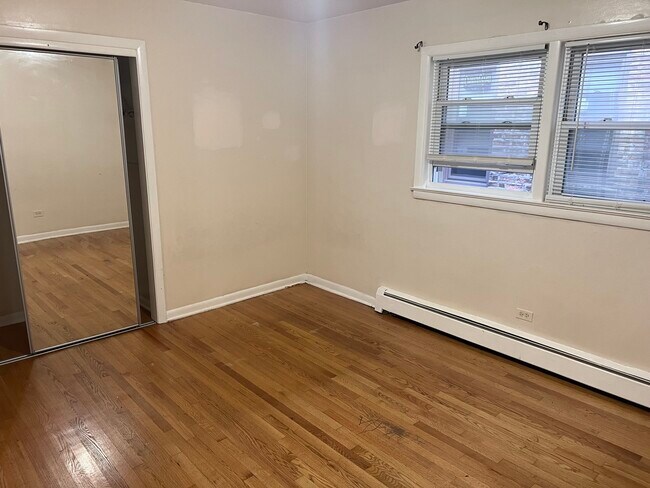 Foto del edificio - 4917 N Kedvale Ave