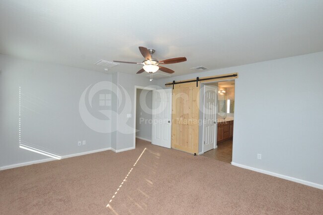 Foto del edificio - Layton Lakes! 2 story!
