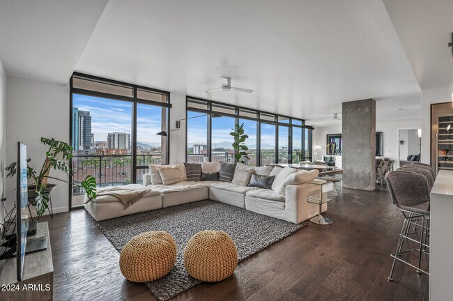 Foto del edificio - 200 W Portland St