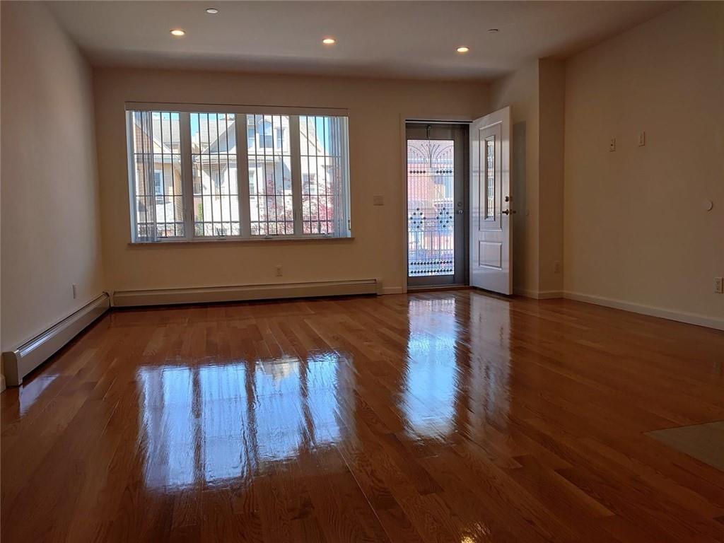 Primary Photo - 825-857 57th St