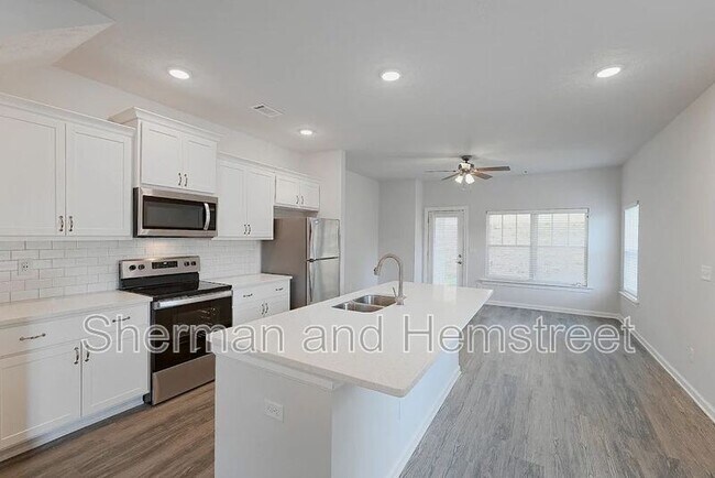 Building Photo - 5022 Mimosa Dr