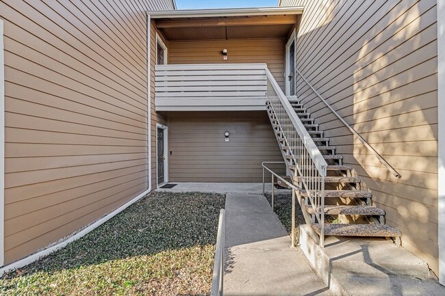 Photo - 3621 W Northgate Dr Apartment