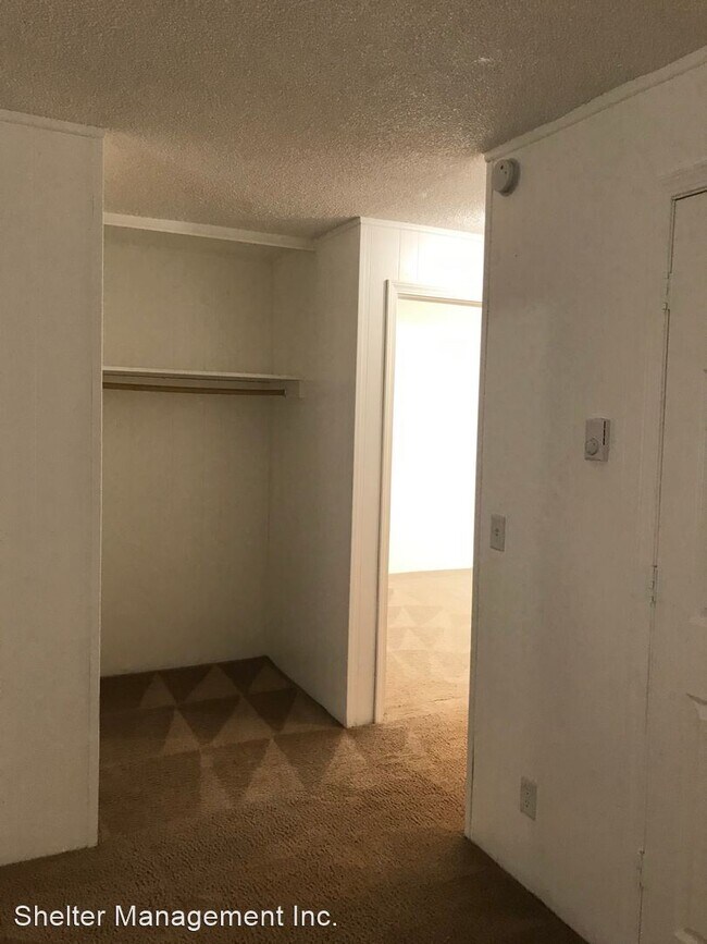 Foto del edificio - 2540 Hyacinth St NE