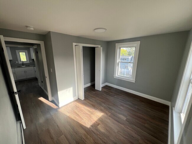 Building Photo - 282 Lincoln Ave