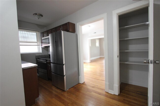 Foto del edificio - 3969 Potomac St