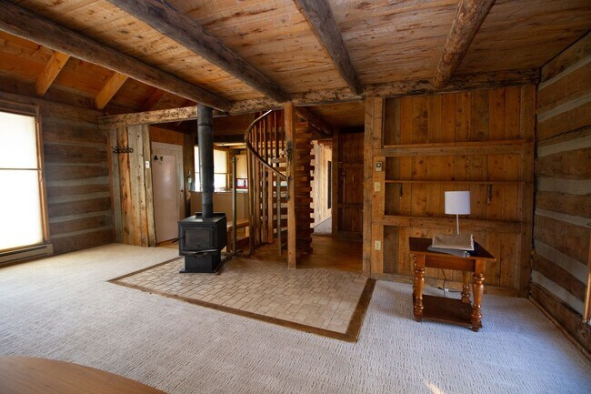 Building Photo - 1bed + Loft Main St Alma!