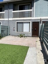 Building Photo - 5104-5112 Cape May Pl