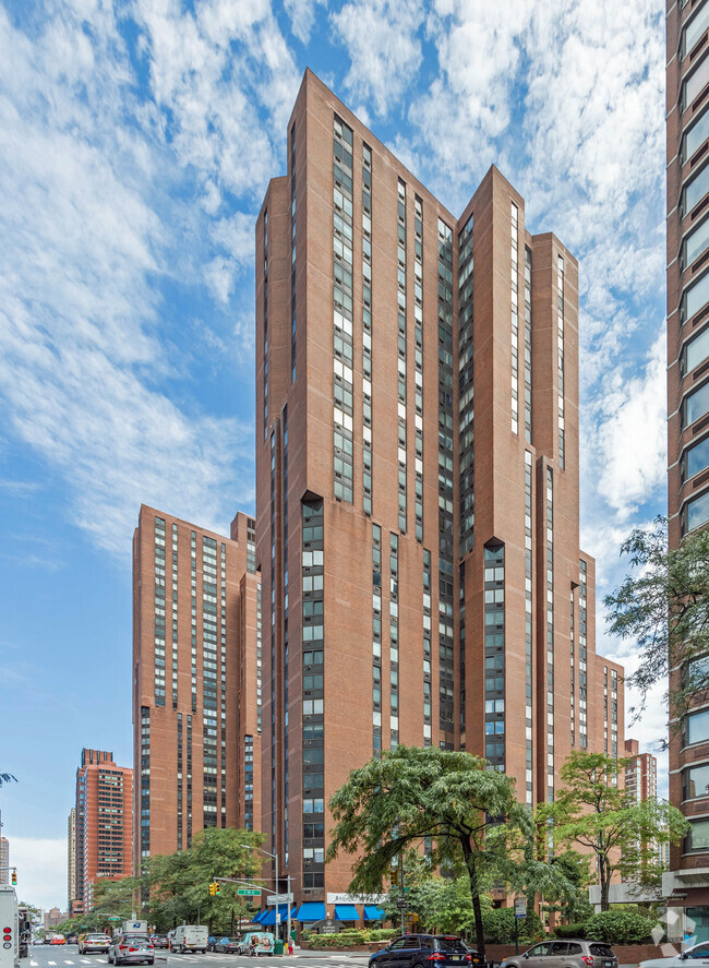 Foto del edificio - Ruppert Yorkville Towers