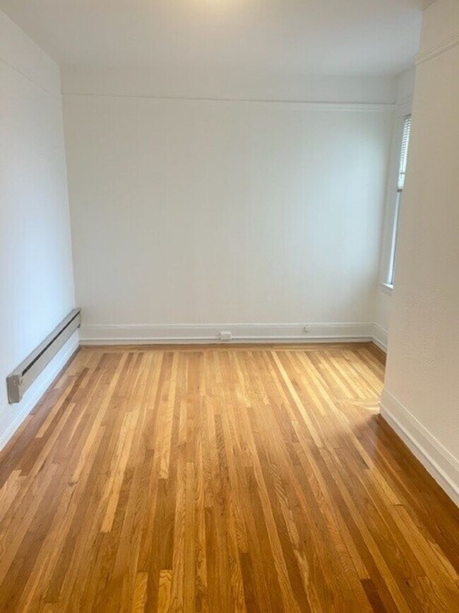 Building Photo - 2620-26 Van Ness