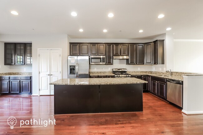 Building Photo - 3212 Careysbrook Ct