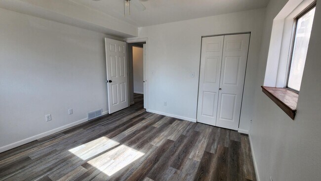 Foto del edificio - 102 N 9th St