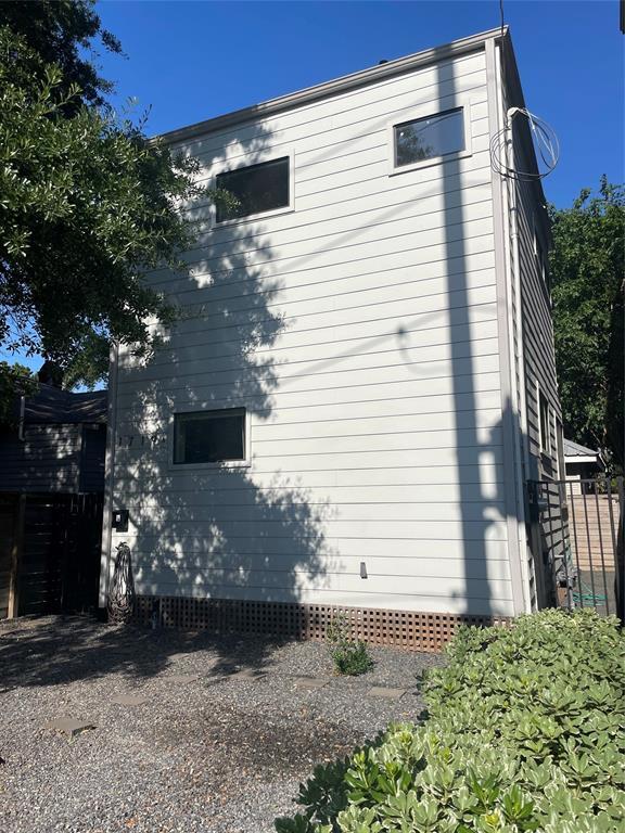 Primary Photo - 1719 Summer St