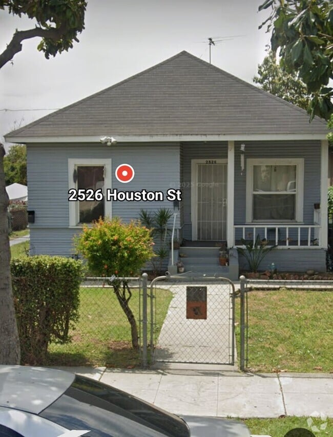 Building Photo - 2526 Houston St