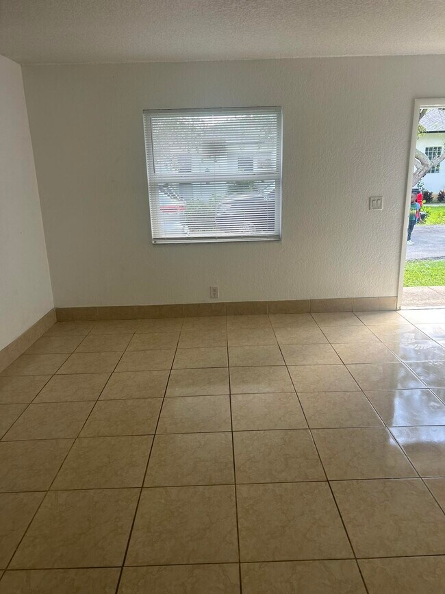Foto del edificio - 1420 Barton Rd