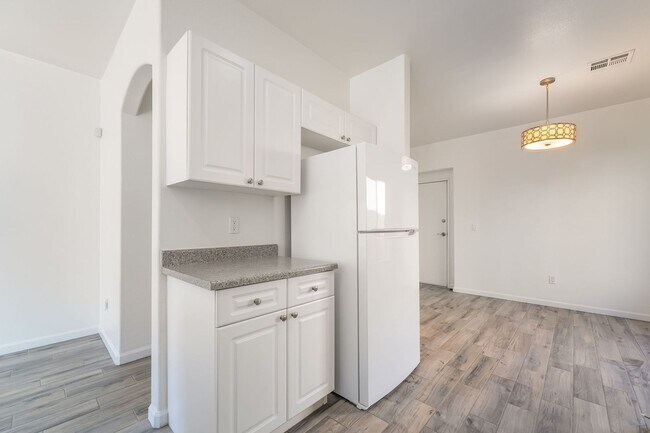 Foto del edificio - Modern Mountain’s Edge Townhouse with Community Amenities!