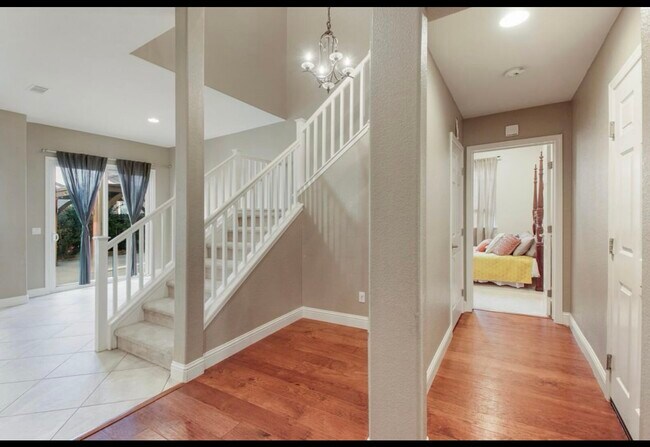Building Photo - 4353 Middlefield Dr