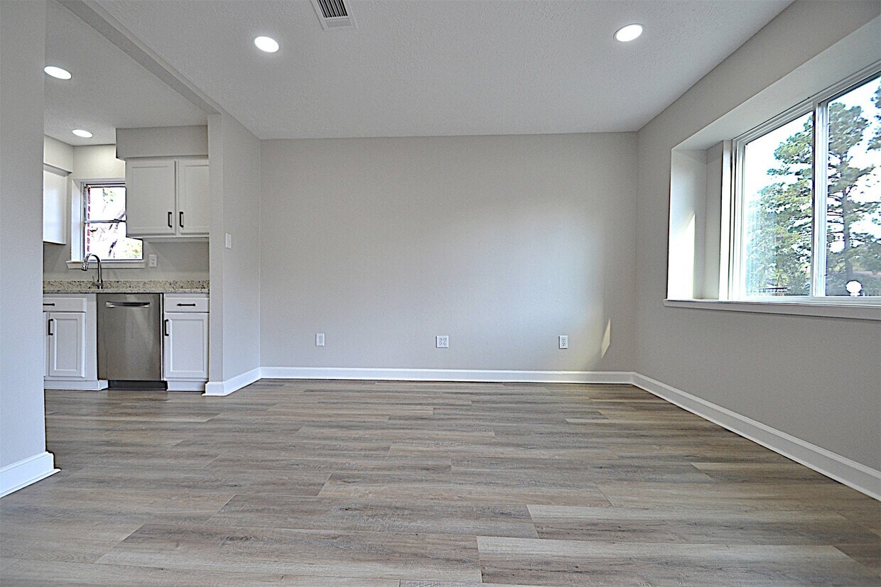 Foto del edificio - 23331 Birnam Wood Blvd