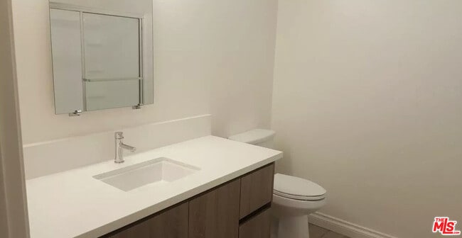 Foto del edificio - 7076 Hawthorn Ave