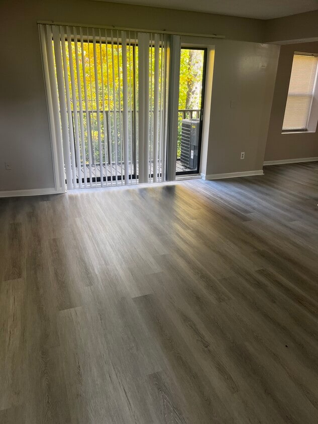 Stonecreek Apartments Apartments 2751 Stonehenge Dr Columbus, OH