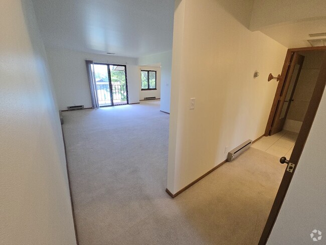 Building Photo - W177N9731 Riversbend Cir E