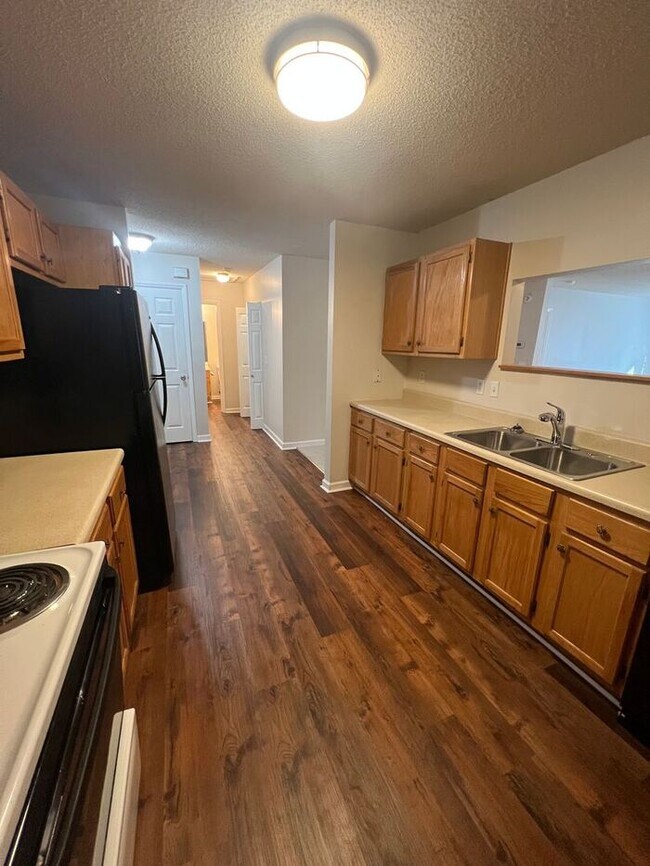 Foto del edificio - Ready now! Enjoy a private serene setting in the heart of the city!