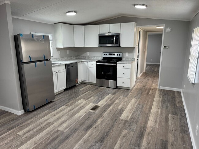 Building Photo - Doty Ln Mobile Home Park