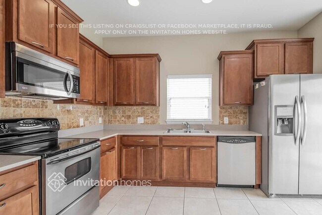 Foto del edificio - 13161 Sapphire Falls Ln