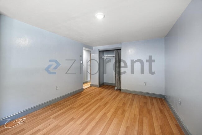 Building Photo - Unit 1
