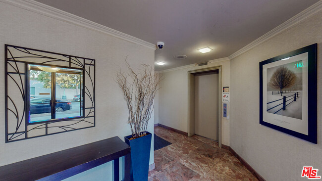 Building Photo - 8642 Gregory Way