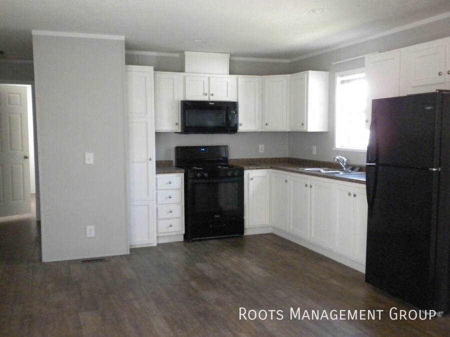 Primary Photo - Home Available to Lease - Apply Today!