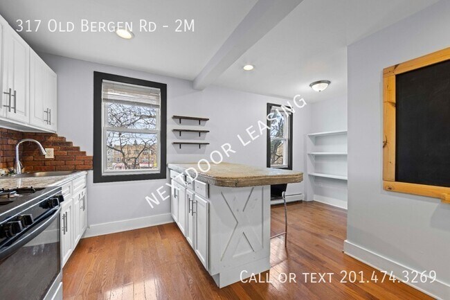 Foto del edificio - 317 Old Bergen Rd