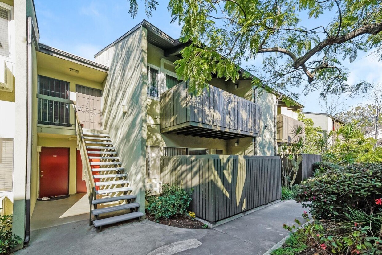 4822 Hollow Corner Rd, Culver City, CA 90230 Condo for Rent in Culver