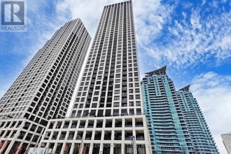 Building Photo - 30-830 Elm Dr W