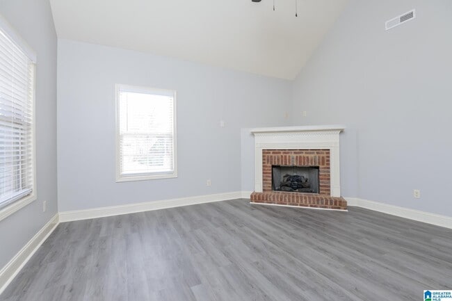 Foto del edificio - 45 Smith Glen Dr