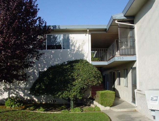 Entrada principal - 365 W Weddell Dr